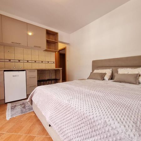 Dom Apartments Budva Buitenkant foto